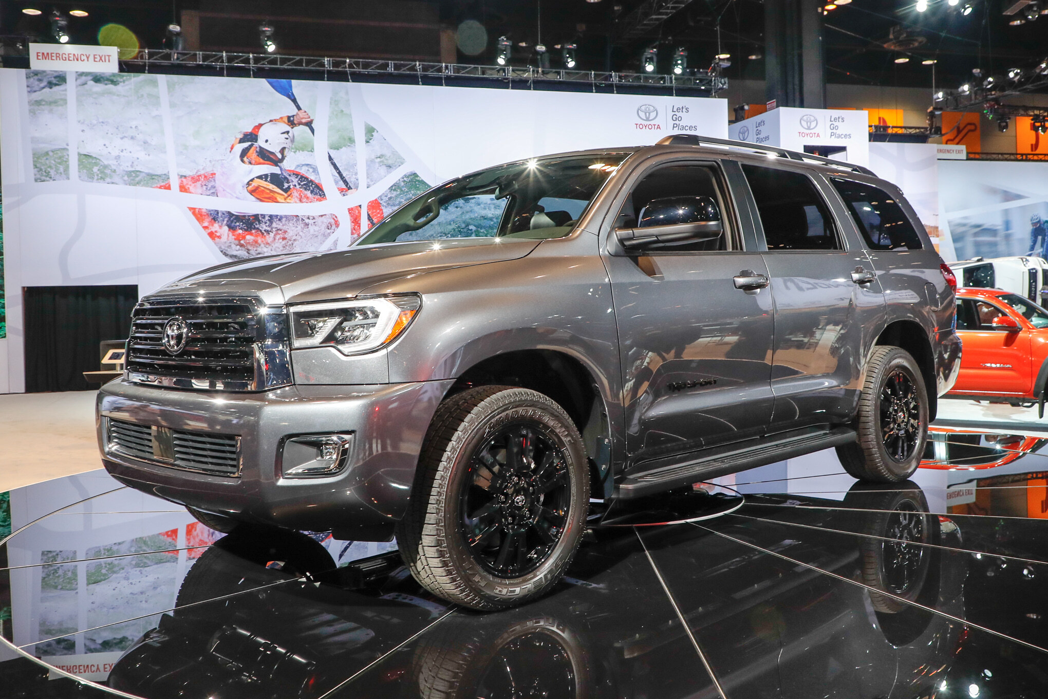 2018-Toyota-Sequoia-TRD-Sport-front-three-quarter-1