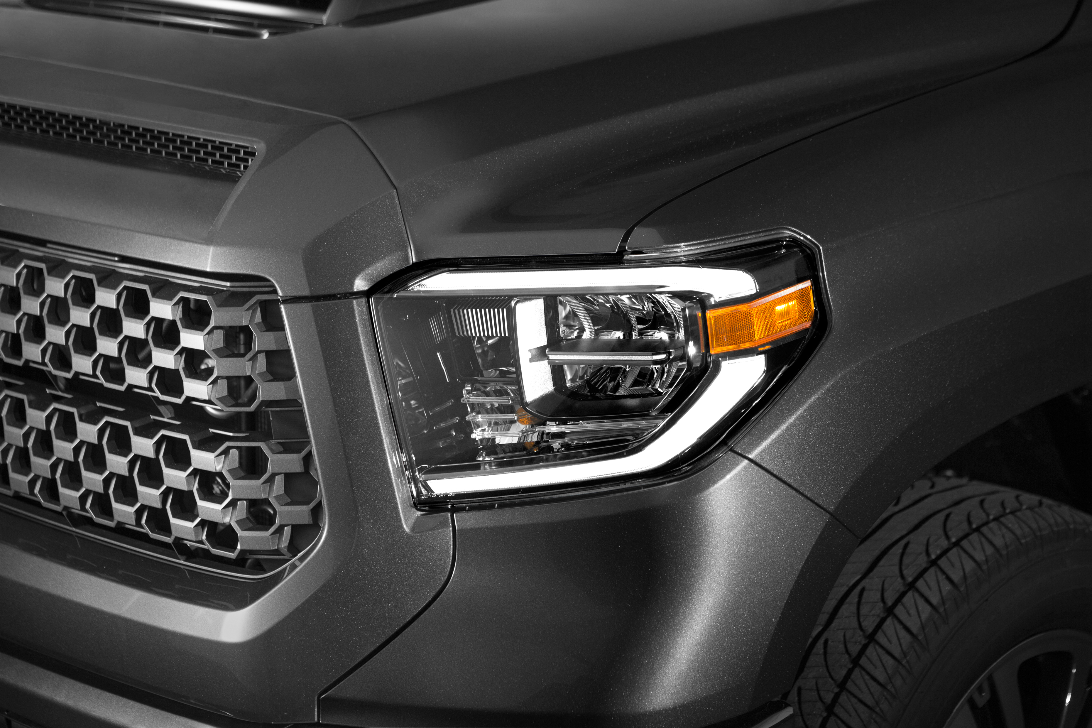 2018-Toyota-Tundra-TRD-Sport-headlamp