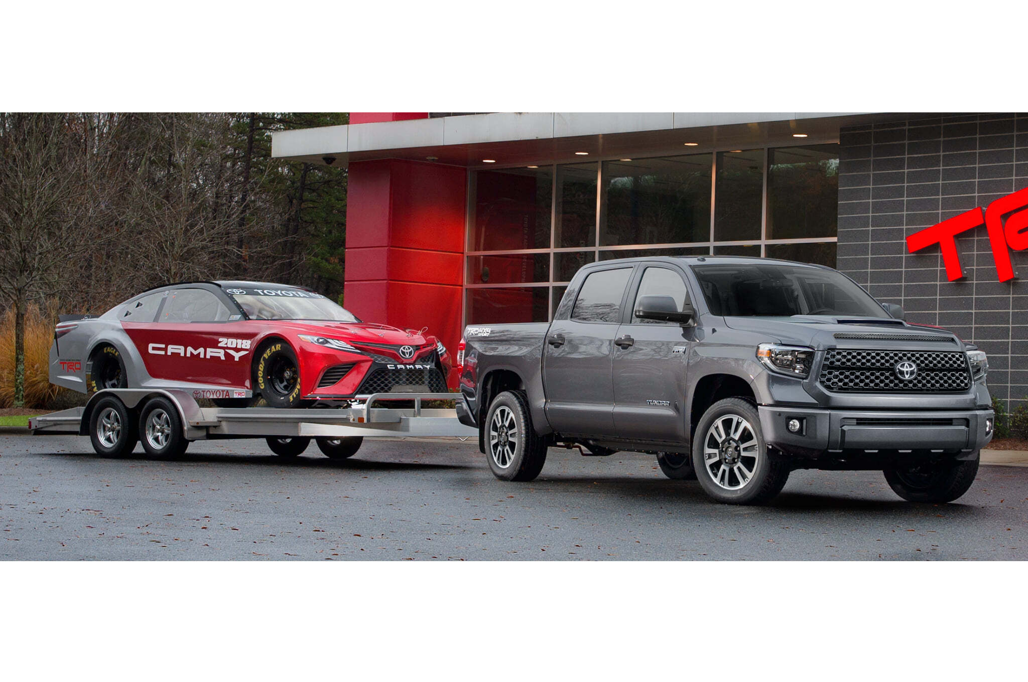 2018-Toyota-Tundra-TRD-Sport-tow