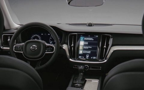 Приборная панель Volvo S60 2019