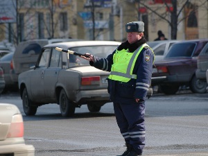 Что означает свисток регулировщика?