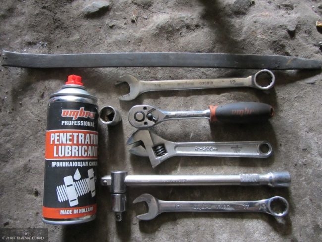 Комплект инструментов для замены стойки задней подвески в ВАЗ-2110