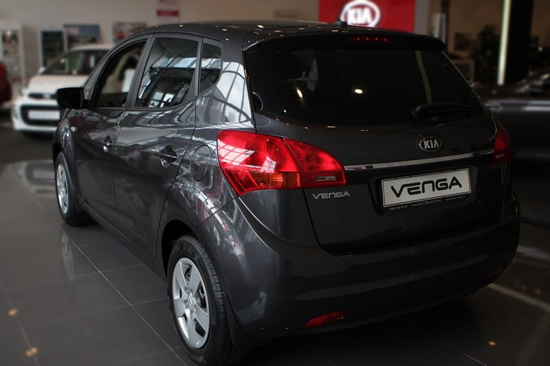 Фото Kia Venga сзади