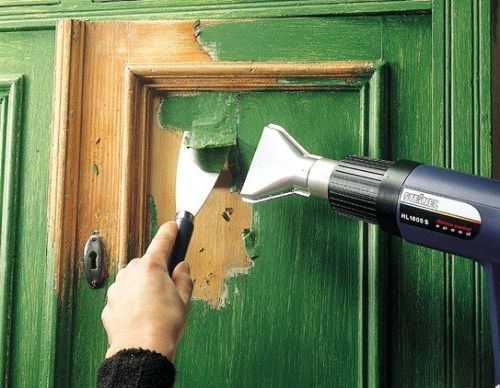 Removing paint from the wooden door