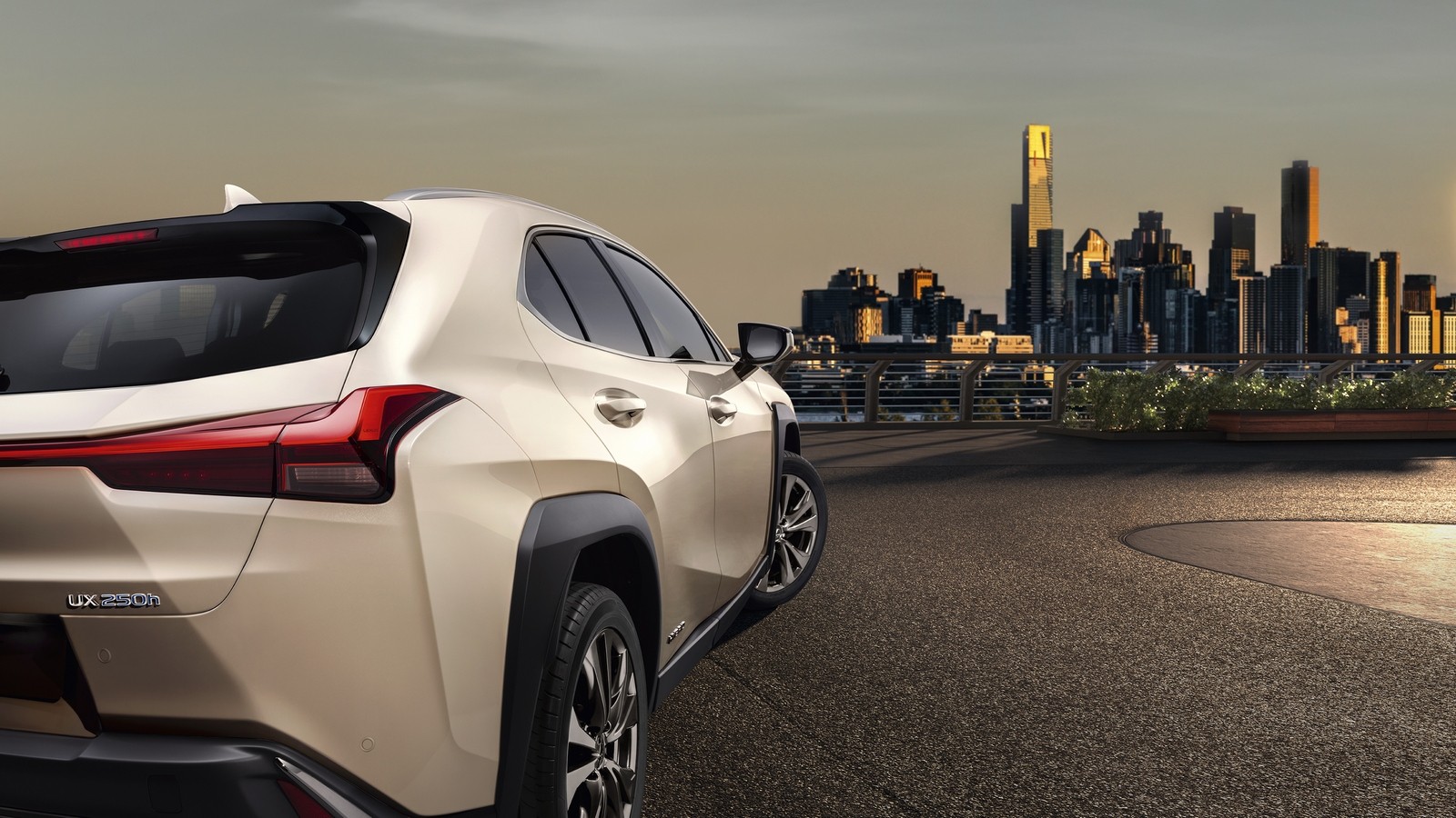 lexus_ux_250h_f_sport_9