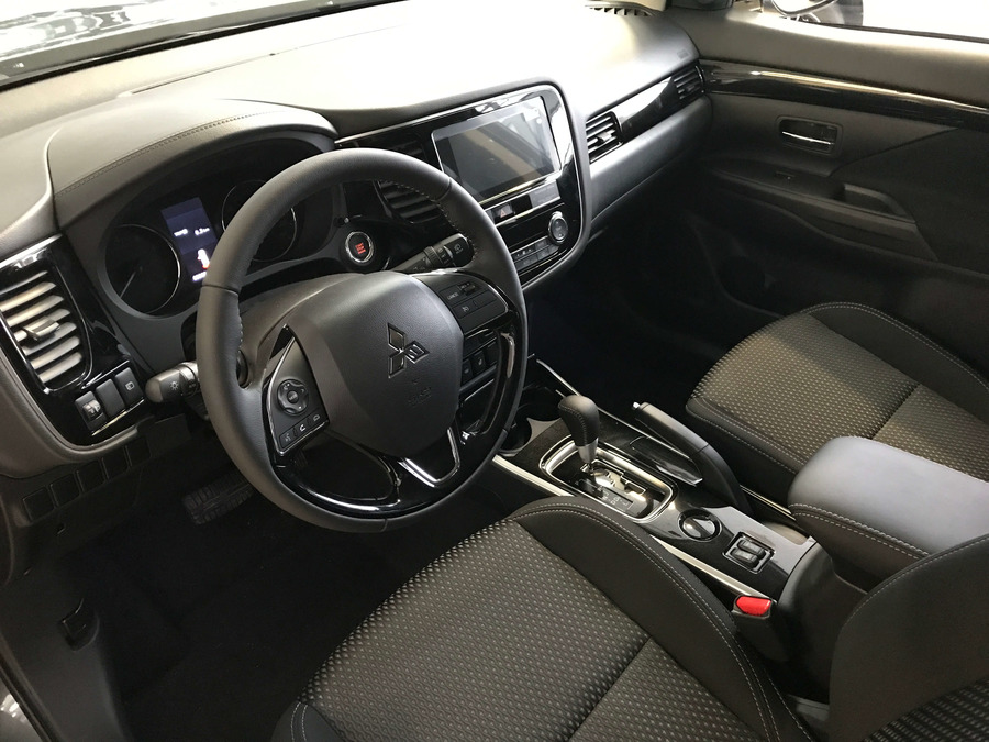 Mitsubishi Outlander - технические характеристики, обзор и фото