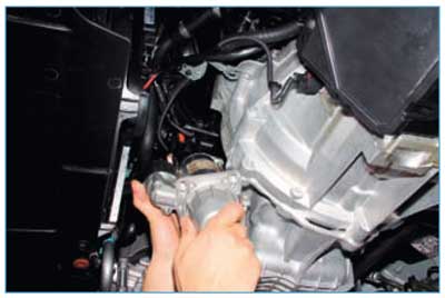 Ford Focus II. Снятие и разборка стартера